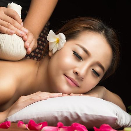 Outrigger Surin Beach Resort - Sha Extra Plus Екстериор снимка Thai herbal compress massage