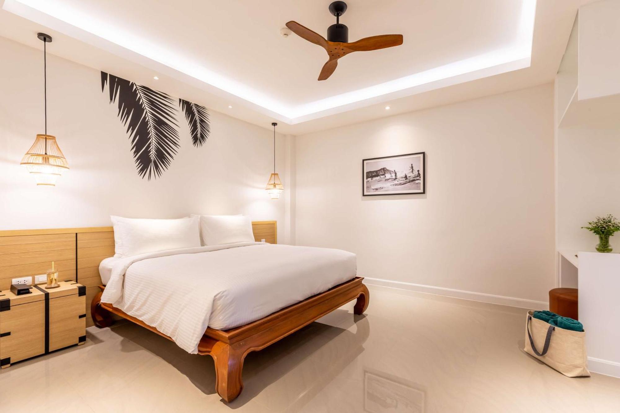 Outrigger Surin Beach Resort - Sha Extra Plus Екстериор снимка A bedroom at the hotel